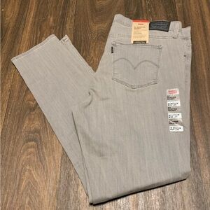 Levi's Women’s Light Gray “SHAPING
SKINNY” Jeans